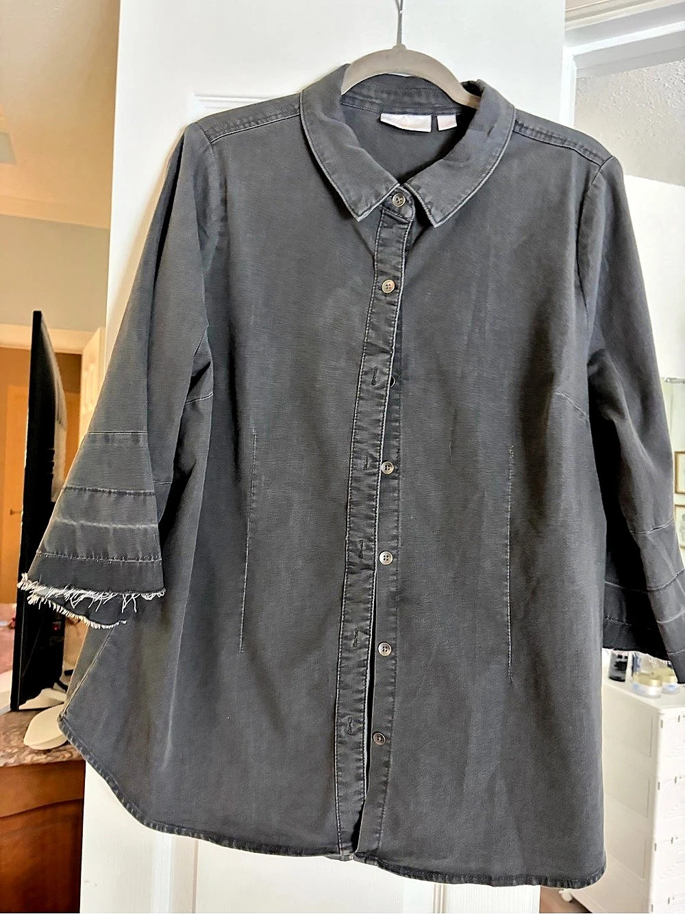 Belle by Kim Gravel Women's Button Down Shirt Gray Large